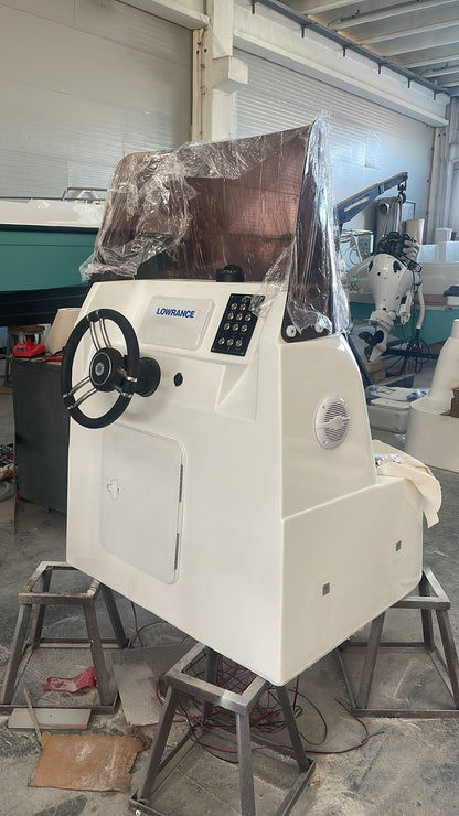 Consolle nautica in vetroresina di guida con panca